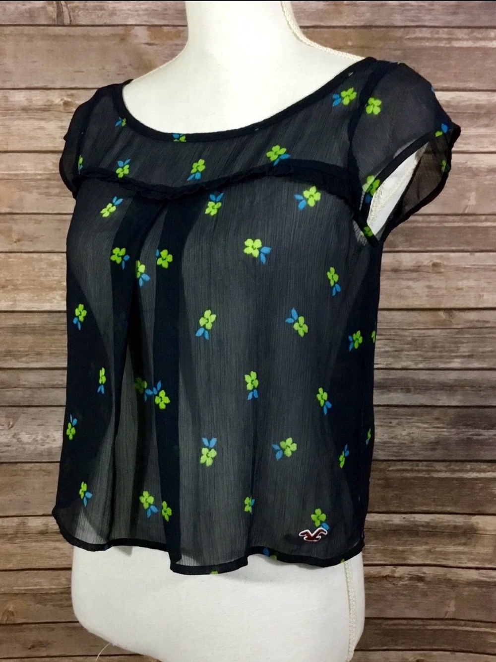 Hollister. Spring Summer Floral Chiffon Navy Blue Short Sleeves Top Women Size S